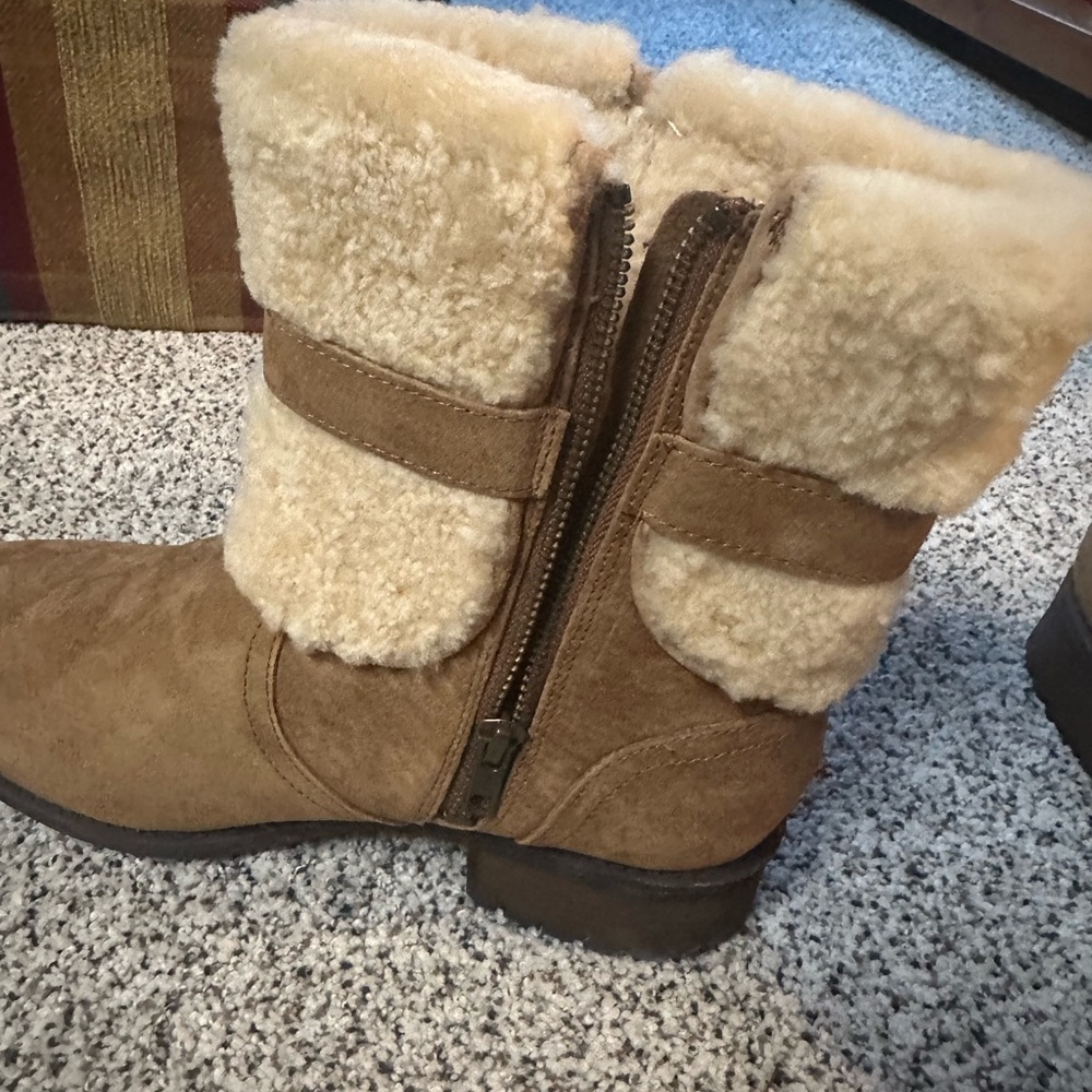 UGG Tan Shearling-Lined Boots - Picture 4 of 4